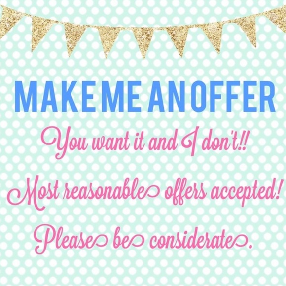 Women’s Athletic Outfit - Size Medium - Picture 7 of 7